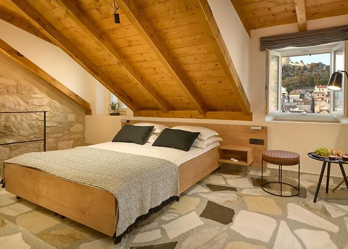 History Hvar 1529 Gasthuis Hvar Town