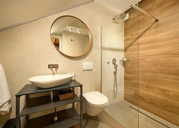 History Hvar 1529 Gasthuis